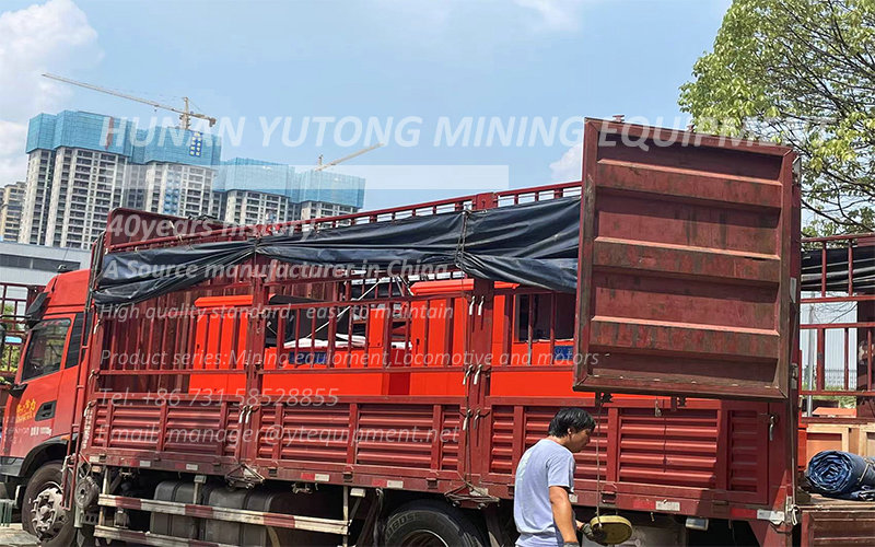 Two 5-ton mining trolley electric locomotives delivered
