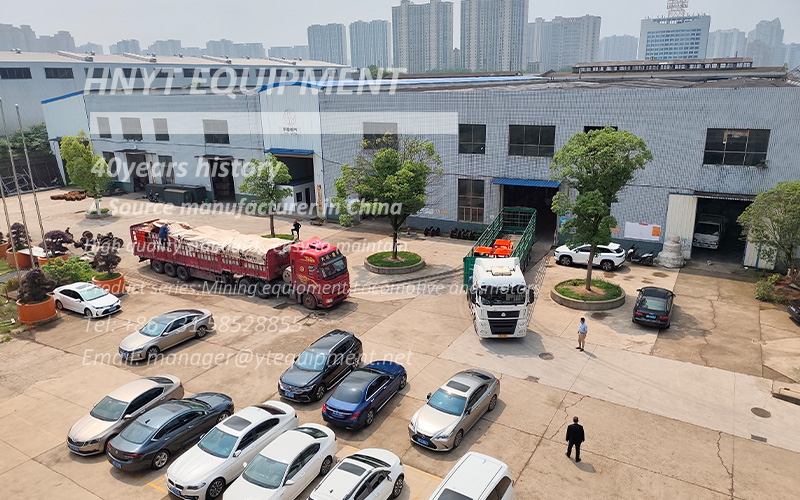 Delivery of 5 ton battery locomotives 2.jpg