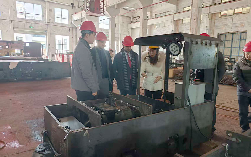 Cost-Effective Underground Mining System Wins Customer Recognition(图1) Overseas clients visit 1.jpg