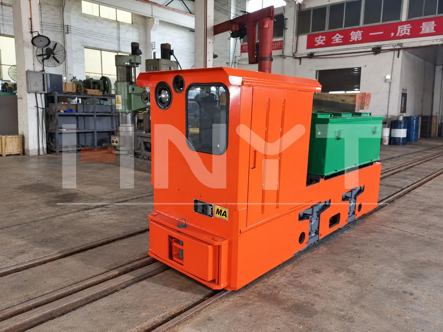 cty5-battery-locomotive-workshop.jpg