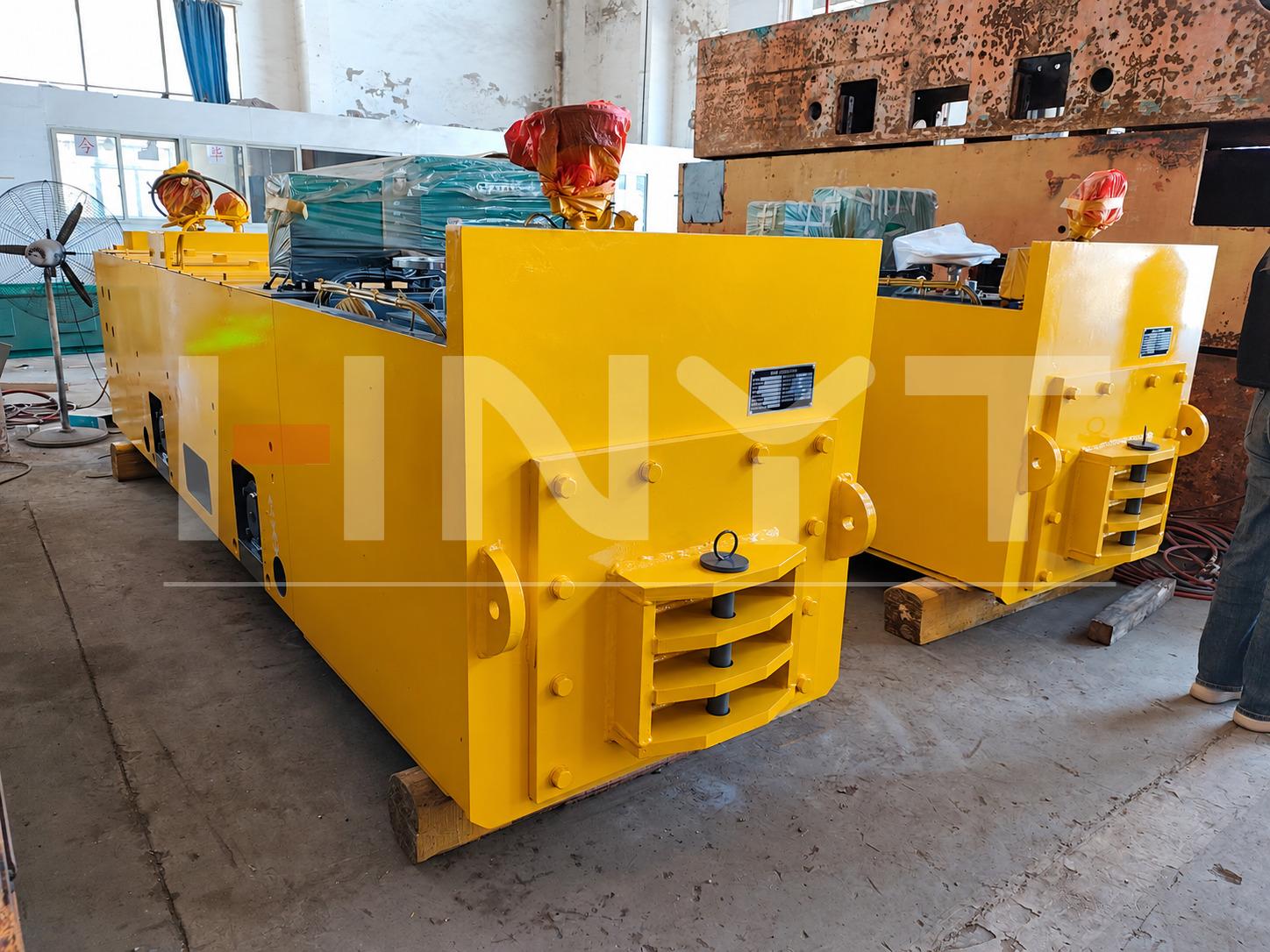 01-10-ton-trolley-wire-locomotives-workshop.jpg