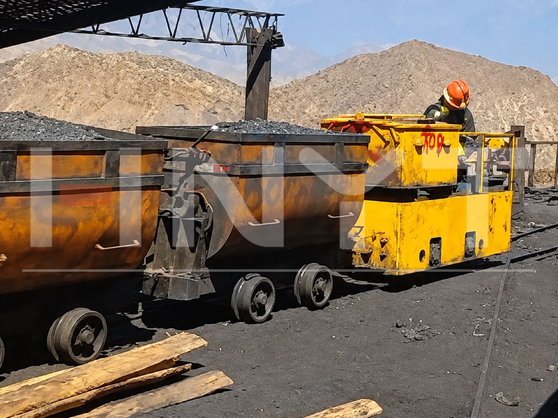 Why Are Battery Electric Locomotives Recommended for Small African Mines?(图6) 2.5 ton battery locomotive in Africa.jpg