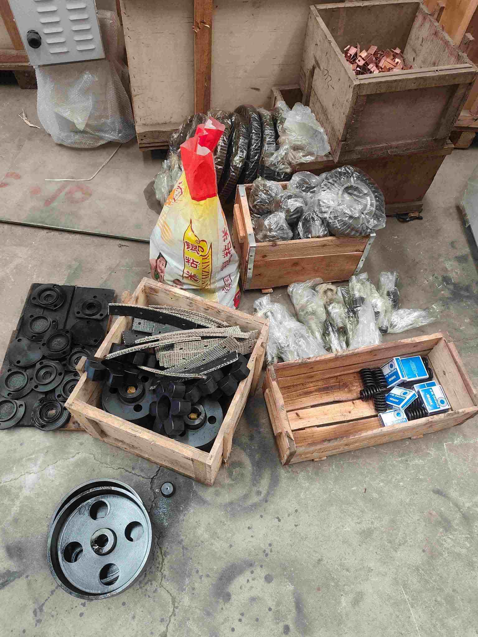 Underground Mine Locomotive Spare Parts Shipped Overseas(图3) Underground Locomotive Mechanical Accessories.jpg