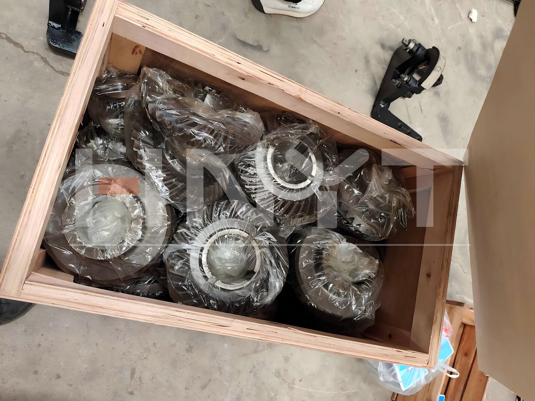 2.5 Ton Mining Battery Locomotive Spare Parts Shipped Overseas(图2) 2.5 ton mining battery locomotive Gears and Transmission System.jpg