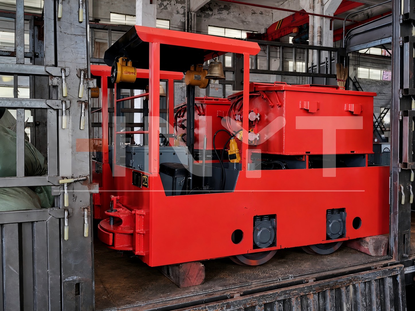 Power supply units and packaged shipment equipment loaded on the truck.jpg Power supply units and packaged shipment equipment loaded on the truck.jpg